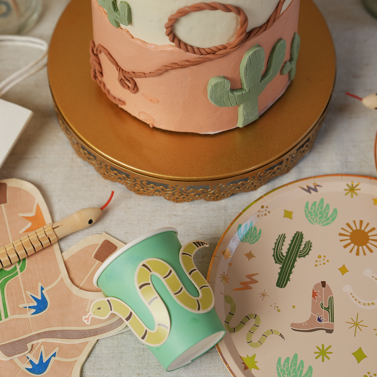 Western Cowboy Party Cups – Snake Sticker Western Cups (x 12)