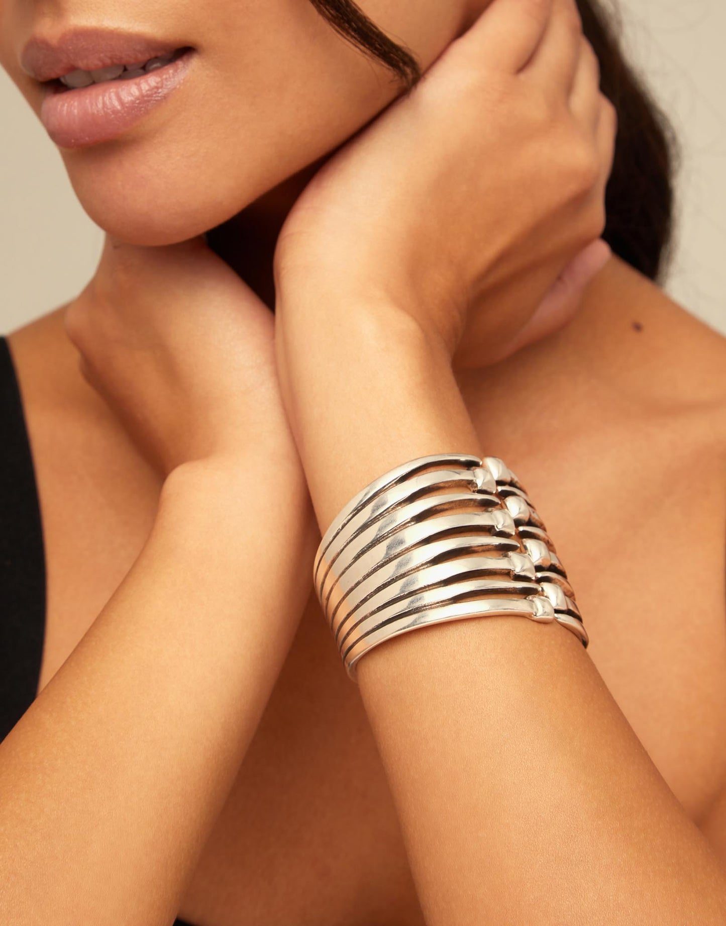 Uno de 50 Bangle bracelet with multiple nail heads