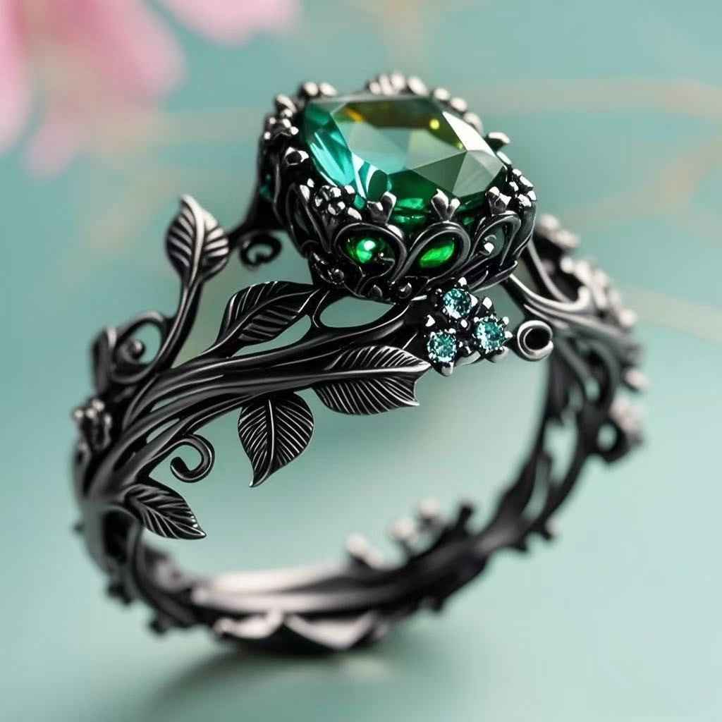 Vintage‑Style Green Crystal Ring – Inlaid Statement Band