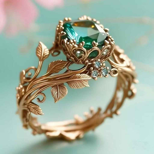 Vintage‑Style Green Crystal Ring – Inlaid Statement Band