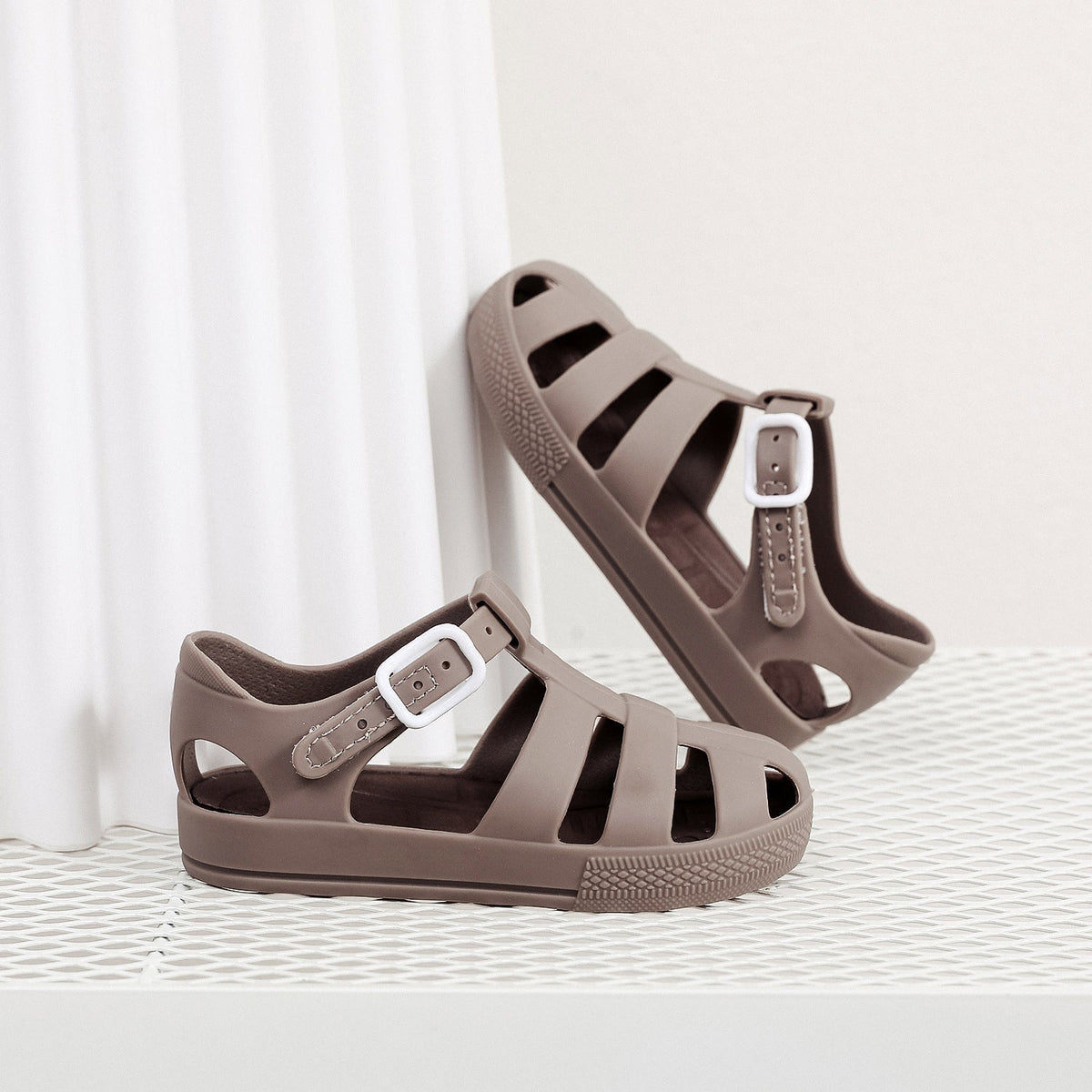 Childrens Velcro-Strap Non-Slip Waterproof Beach Shoes