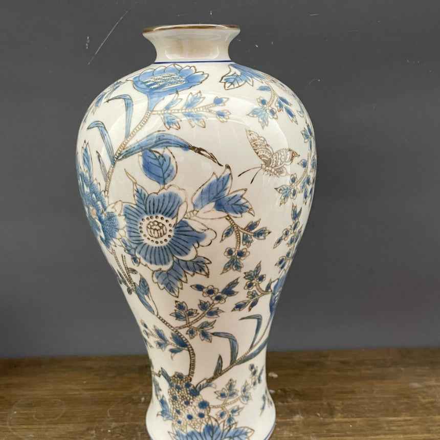 Hand‑Painted Blue and White Porcelain Ceramic Vase