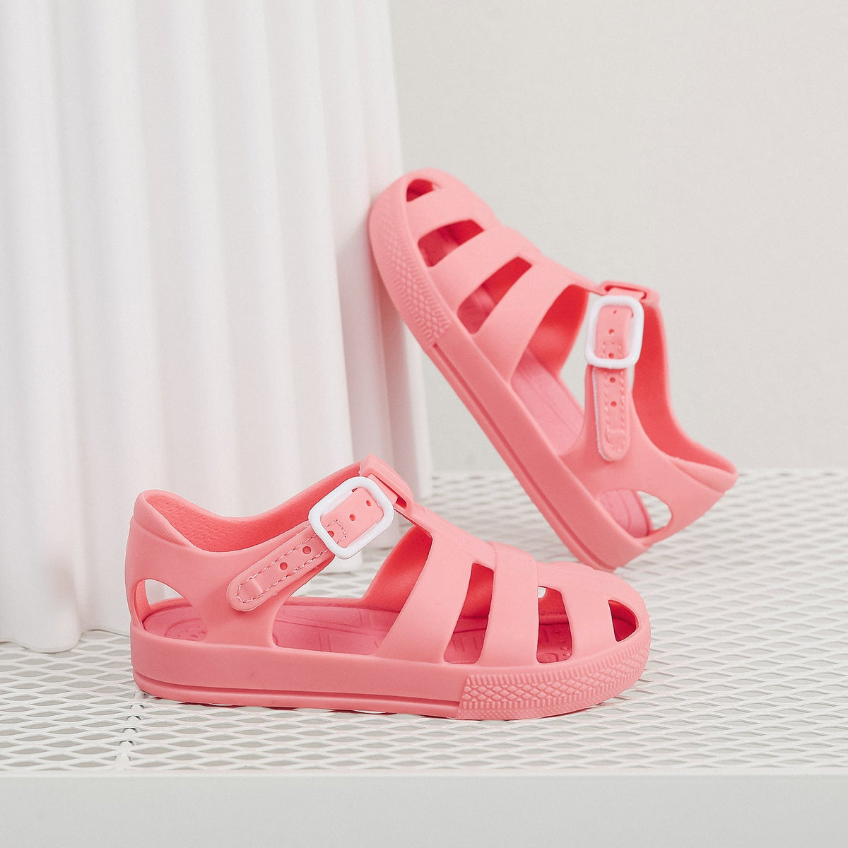 Childrens Velcro-Strap Non-Slip Waterproof Beach Shoes