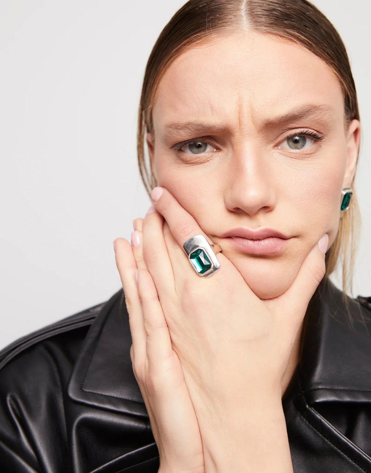 Uno De 50 Ring with green crystal Silver